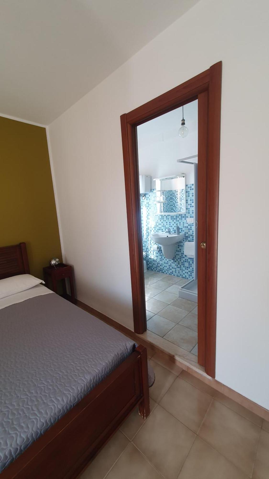 Blue Dolphin Guest House Alghero Buitenkant foto